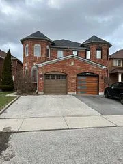 3403 Wild Cherry Lane, Mississauga, ON L5N 7N5