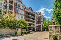 10 Old Mill Trail 311, Toronto W08, On M8x 2y9