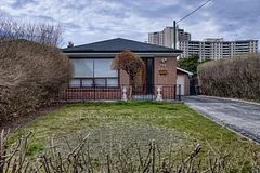 42 Yellowstone Street, Toronto W05, On M3n 1m4