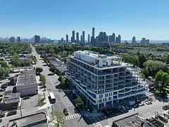 #419 689 The Queensway, Toronto W07, On, M8y 0c8