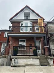 64 Russett Avenue Main, Toronto W02, On M6h 3m3