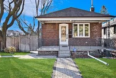 38 Montcalm Avenue Main, Toronto W04, ON M6E 4N7