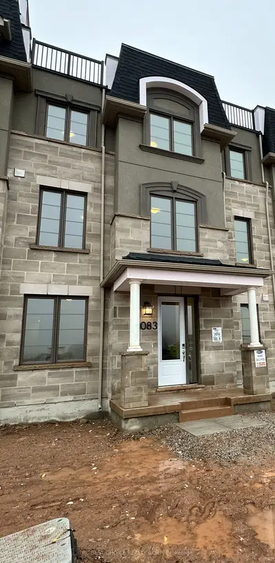 3083 TRAVERTINE Drive, Oakville, ON L6M 5P2