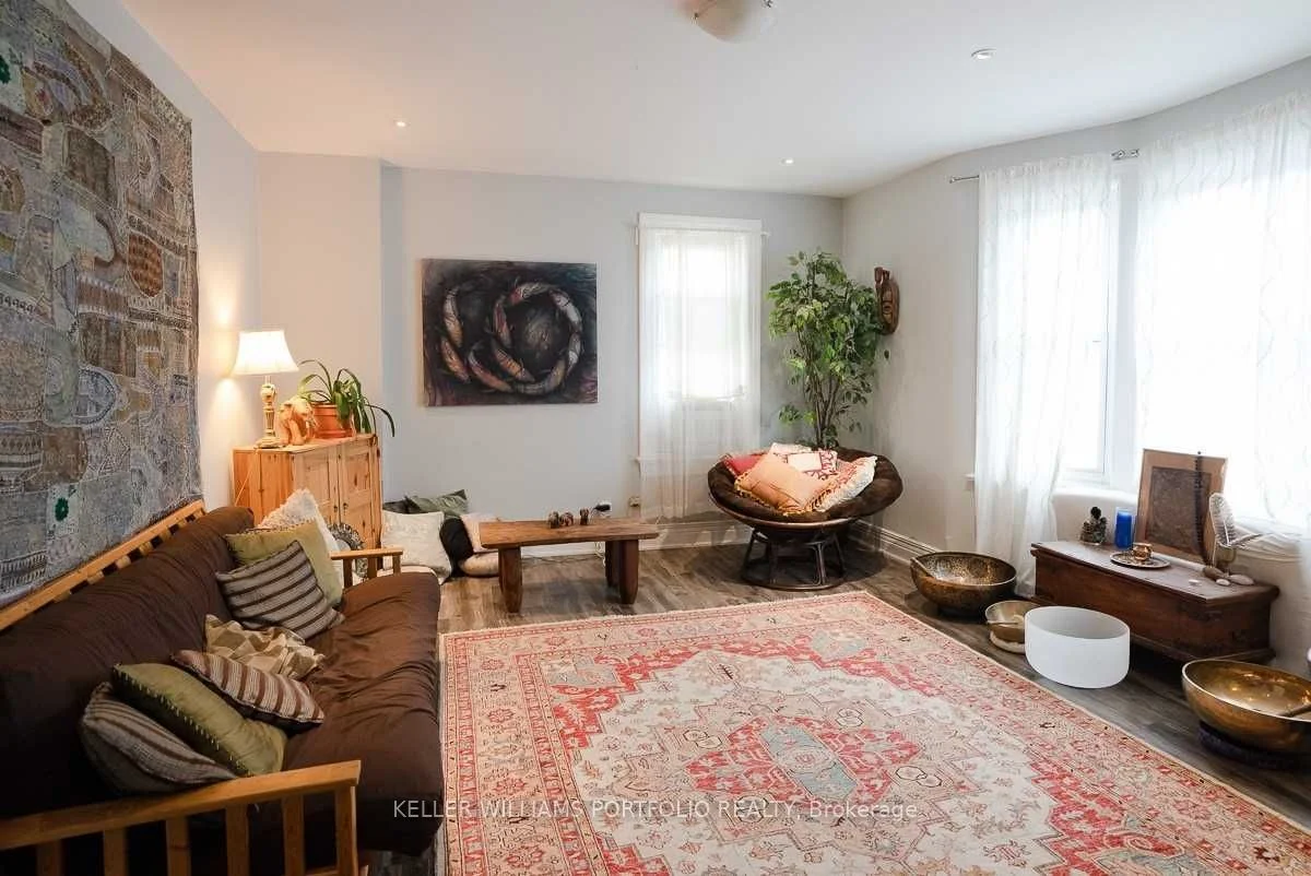 1156 Bloor Street W 2nd Fl, Toronto W02, ON M6H 1N1