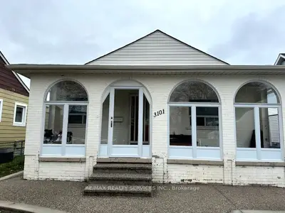 3101 Merritt Avenue E, Mississauga, ON L4T 1P4