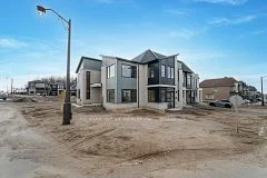 120 Settlers Road E, Oakville, ON L6H 7C8