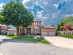 3546 Trelawny Circle, Mississauga, ON L5N 6N8