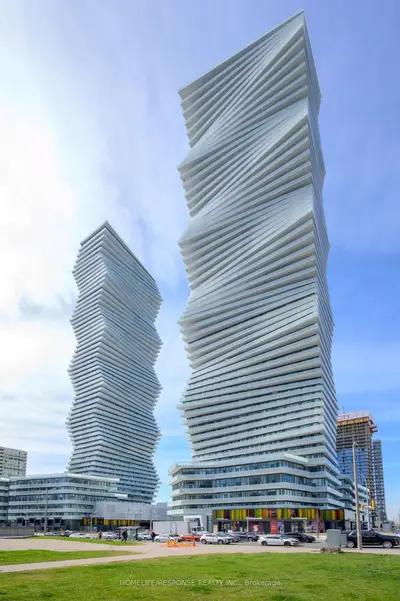 3900 Confederation Parkway 5908, Mississauga, On L5b 0m3