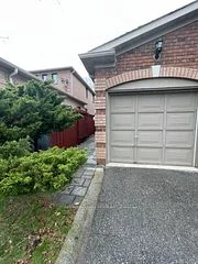 2827 Rainbow Crescent, Mississauga, On L5l 2h7