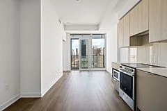 3900 Confederation Parkway 1813, Mississauga, On L5b 0m3