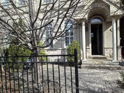3442 Eglinton Avenue W Room 1, Mississauga, On L5m 7m1