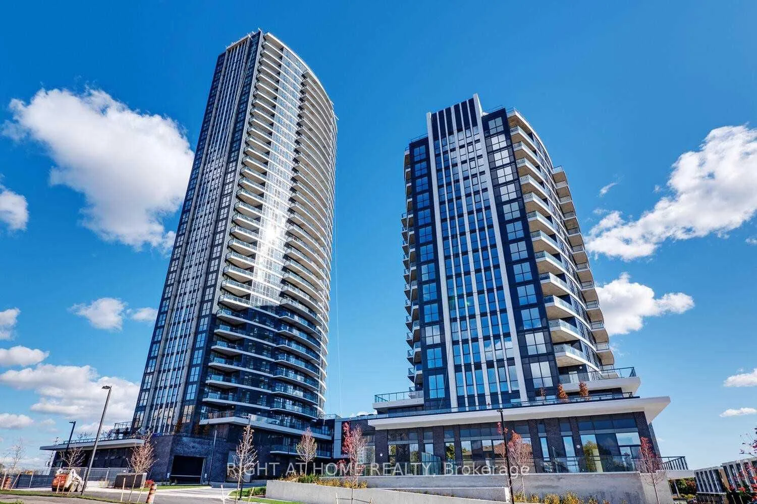 35 Watergarden Drive 312, Mississauga, ON L5R 0G8