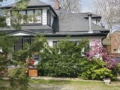 23-25 Peter Street S, Mississauga, ON L5H 2G3