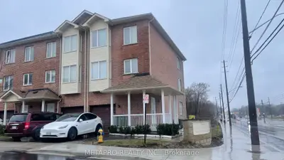 3061 Finch Avenue W 53 - 2, Toronto W05, On M9m 0a7