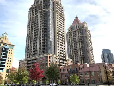 4090 Living Arts Drive 603, Mississauga, On L5b 4m8