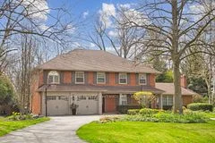 1328 Hillhurst Road, Oakville, On L6j 1x5