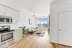 8 Fieldway Road 506, Toronto W08, On M8z 3l1