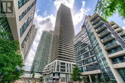 70 Annie Craig Drive Th 101, Toronto W06, On M8v 0c4
