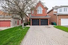 2580 Strathmore Crescent, Mississauga, On L5m 5l1