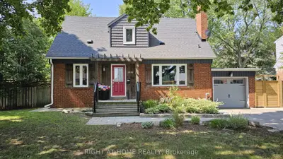 2042 Courtland Crescent, Mississauga, On L4y 1v2