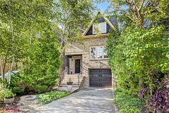 6 Marquis Avenue, Toronto W08, ON M8X 1V4