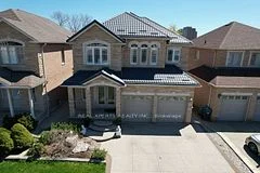 132 Danielson Court, Mississauga, ON L5B 4P6