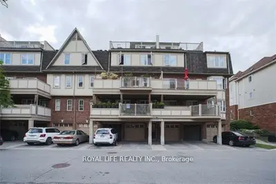 730 Neighbourhood Circle 2, Mississauga, On L5b 0b3