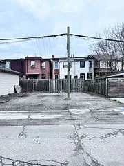 39 Carling Avenue Parking, Toronto W02, ON M6G 3S1