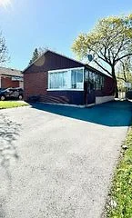 4035 Bloor Street W, Toronto W08, On M9b 1m4