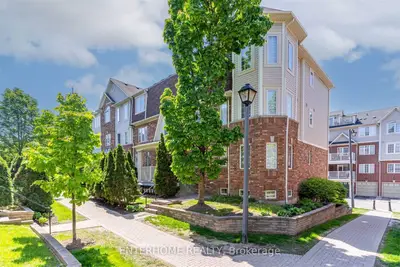 Condo Townhouse in Mississauga