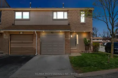 1542 Lancaster Drive 92, Oakville, On L6h 2z4