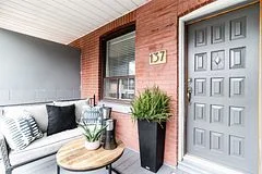 137 Earlscourt Avenue Bsmt, Toronto W03, On M6e 4a8