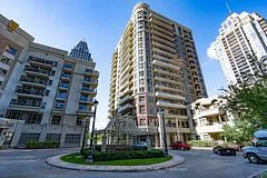 350 Princess Royal Drive N 406, Mississauga, On L5b 4n1