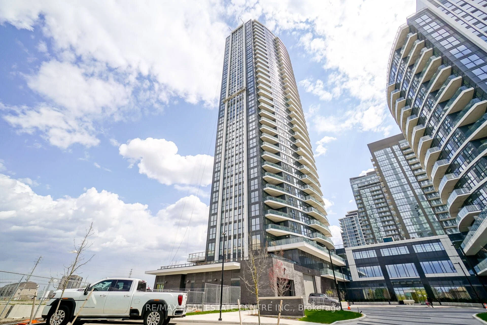 35 Watergarden Drive 1715, Mississauga, ON L5R 0G8