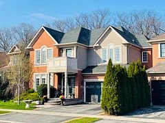 223 Creek Path Avenue, Oakville, ON L6L 6T5