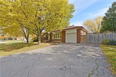 479 Southland Crescent, Oakville, On L6l 3n9