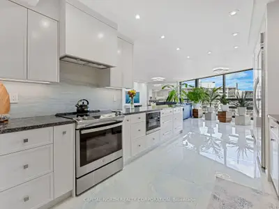 2010 Islington Avenue 1405, Toronto W09, On M9p 3s8
