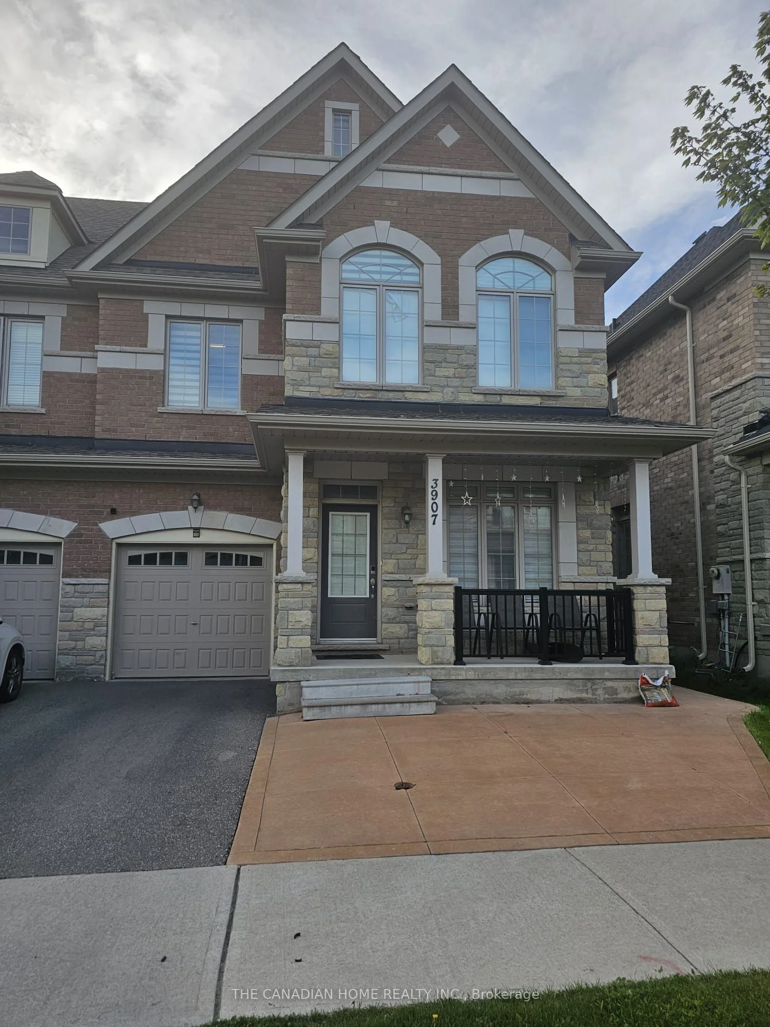 3907 Arvona Place, Mississauga, On L5m 0y5