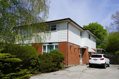 3389 Frobex Court, Mississauga, On L5c 2b6