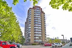 25 Fairview Road W 1005, Mississauga, On L5b 3y8