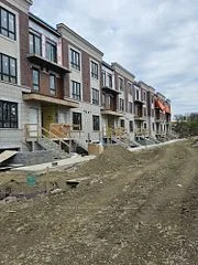 4005 Hickory Drive TH75, Mississauga, ON L1W 1L1