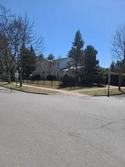 2410 Rosemary Drive E, Mississauga, On L5c 1x2