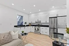 652 Saint Clarens Avenue Main, Toronto W02, On M6h 3w9