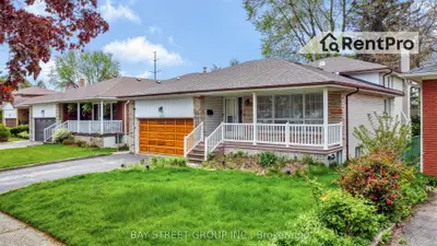 360 Chantenay Dr Drive Upper, Mississauga, On L5a 1e7