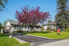 12 Rayne Avenue, Oakville, ON L6H 1C2