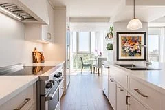 50 Old Mill Road 704, Oakville, On L6j 7w1