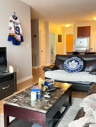 Condo Apartment in Milton