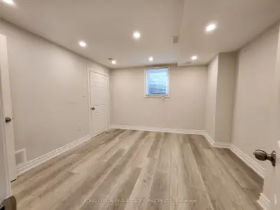 1447 Santa Rosa Court, Mississauga, On L5v 1h7