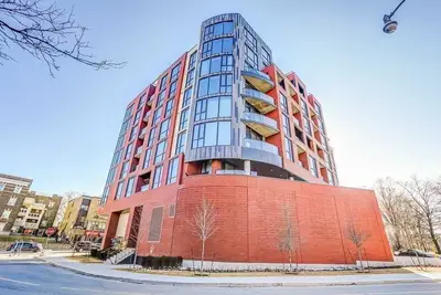 2118 Bloor Street W 702, Toronto W02, On M6s 1m8