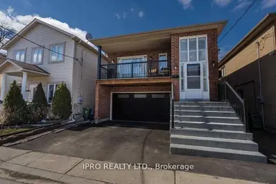 12 King George Road Bach, Toronto W04, On M9n 2c1